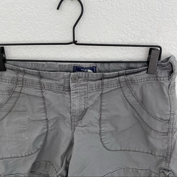 THE NORTH FACE Women's 8 Gray Cargo Short - Picture 5 of 8